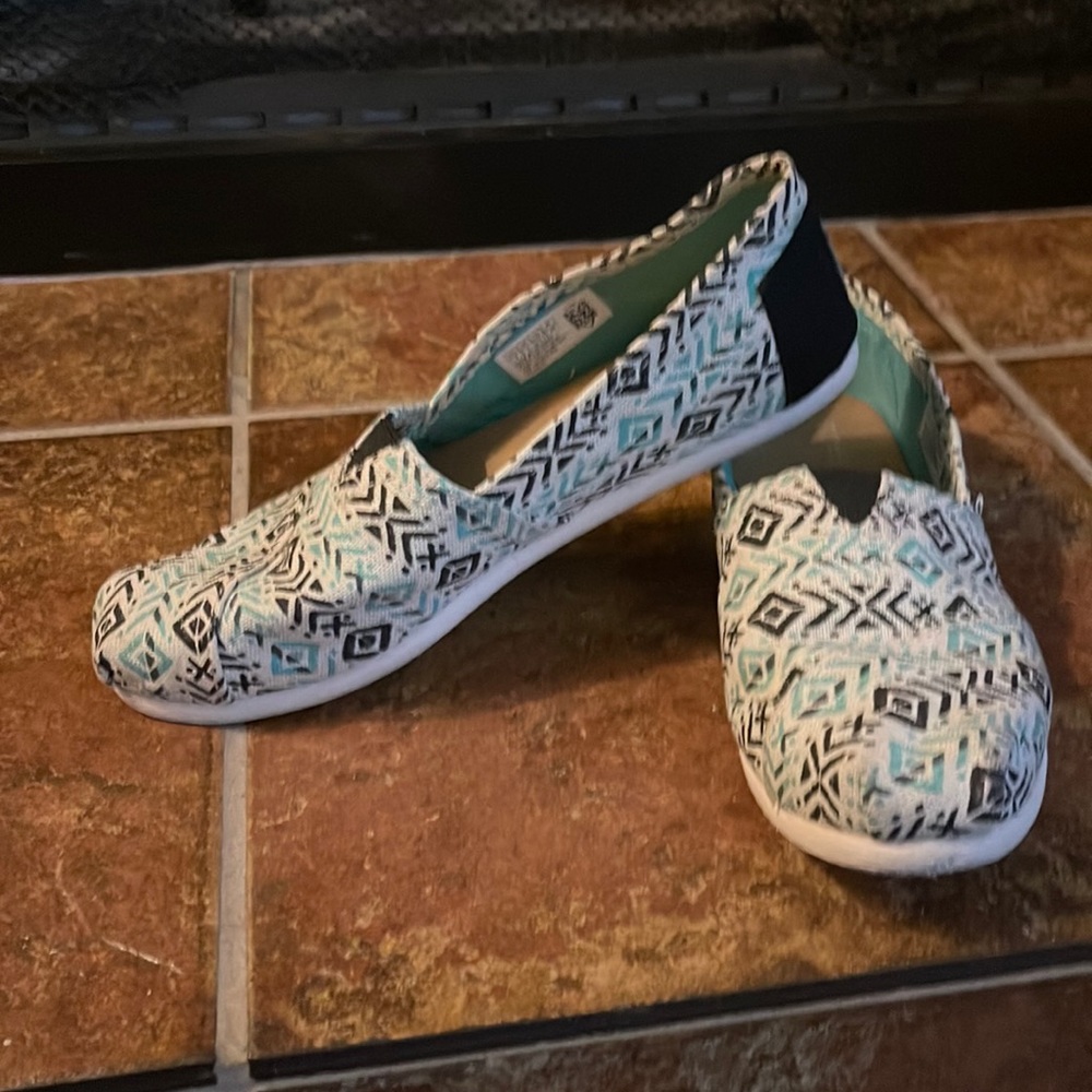Ladies Toms Knit Flats, Sz 7